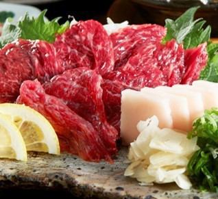 ハードに働く男なら、お腹一杯の看板コース。★馬刺串焼コース9品6500円