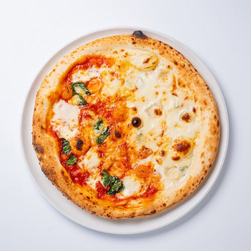 하프 & 하프 (마르게리타 & 4 종 치즈 토로 ~ 리 피자)