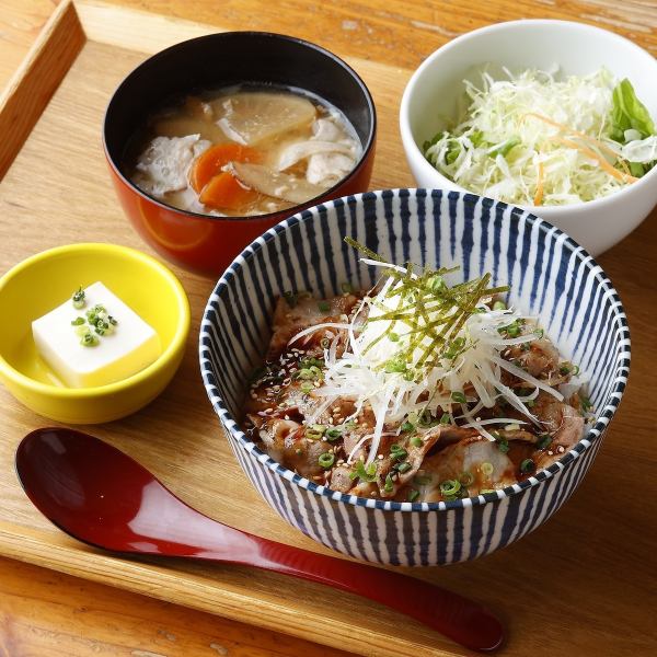 【黒ぶたやといえば】網焼き黒ぶた丼