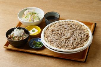 ざるそばと選べるミニ丼のセット