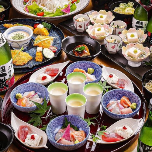 Enjoy seasonal Japanese cuisine with a special kaiseki meal. Feel the four seasons in a wonderful atmosphere.