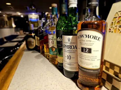 豊富なウイスキーをご用意していますよ！飲み方色々！！