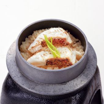 選べる釜飯（鯛・鶏・蛸・穴子）