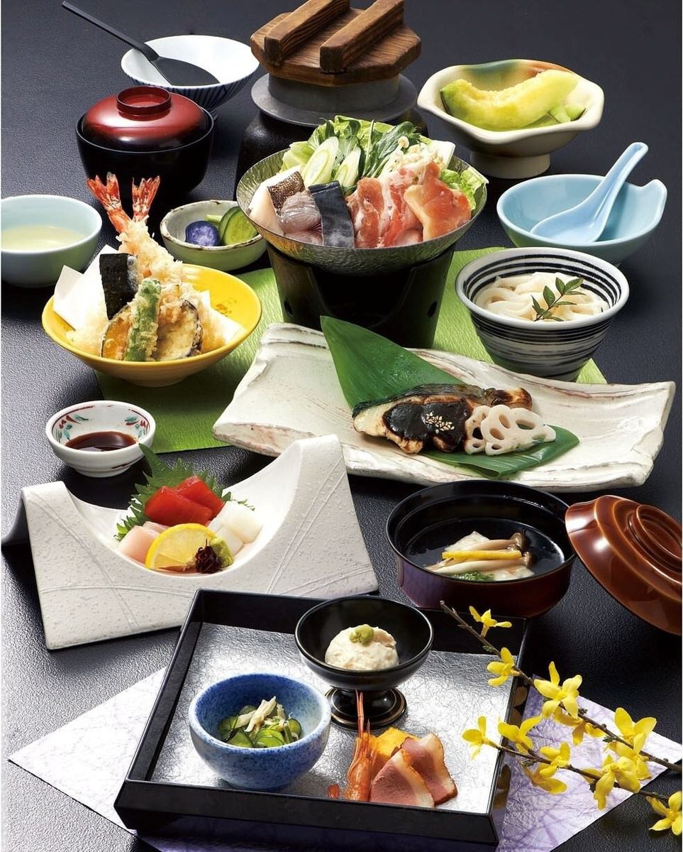 旬の素材を使った和をテーマにした料理が豊富。