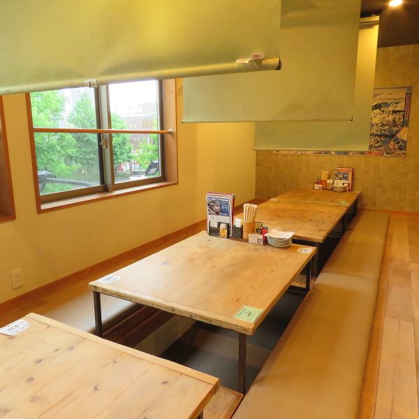 当店のゆったりとした座敷席は、特別な時間をご提供。座敷限定のメニューもご用意しております！落ち着いた雰囲気の中でお食事を楽しめるため、初めての方でも安心してご利用いただけます。親しい友人との語らいの場にも、一人時間をゆっくり過ごすにもぴったりの場所です☆