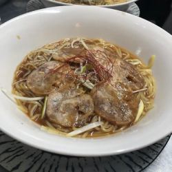 豚足ラーメン