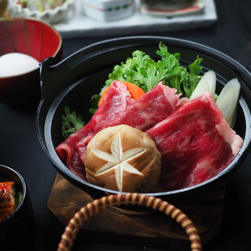 The head chef personally travels around the country to select only the finest ingredients.Dishes that make the most of the natural appeal of the ingredients.