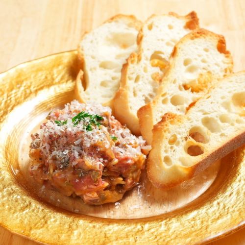 牛肉とウニのタルタル風