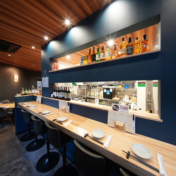 内装にこだわった店内は、女性のお客様にも大人気！ご友人やご家族とのお食事や会社宴会、ご接待などにも是非ご活用ください！ご予約はお早めになっております♪