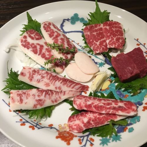 特上馬刺し盛合せ