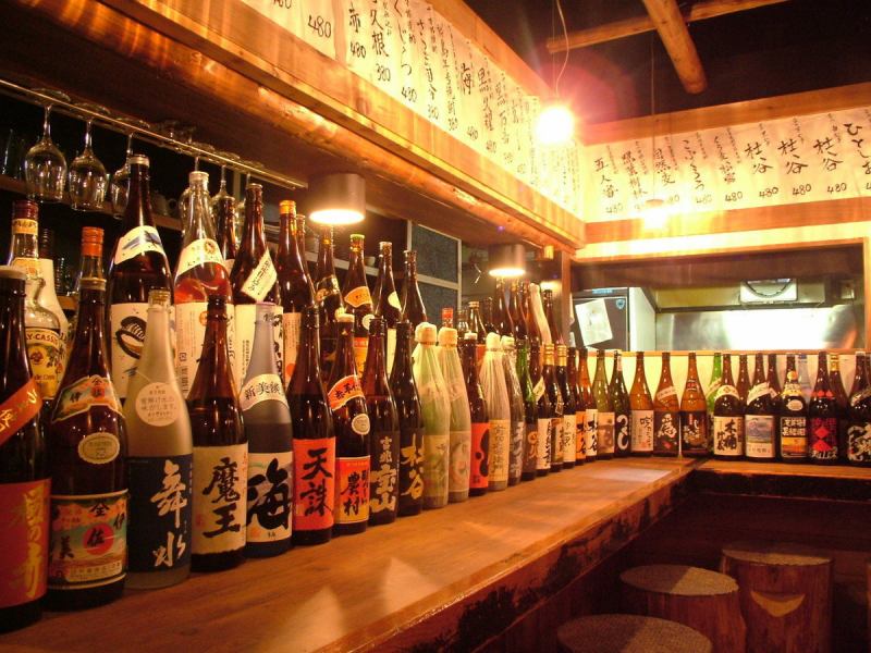 Counter with plentiful variety of shochu and plum wine ♪ Enjoy talking with staff! 【Reservation inquiries · 097-532-6911】