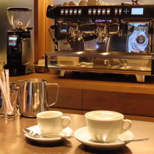 本格的なコーヒーマシンを設置しております！