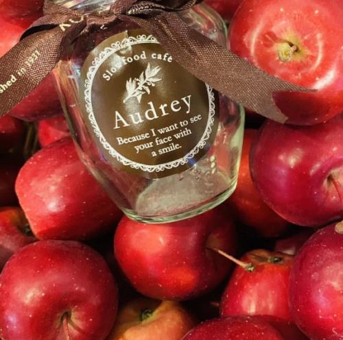 Directly connected to the station! Relaxing cafe