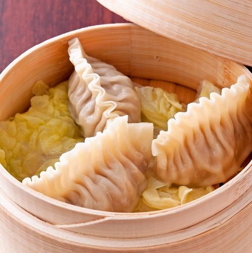 Shark fin steamed dumplings