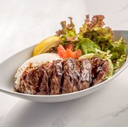 铁板牛腩排和蒜蓉饭