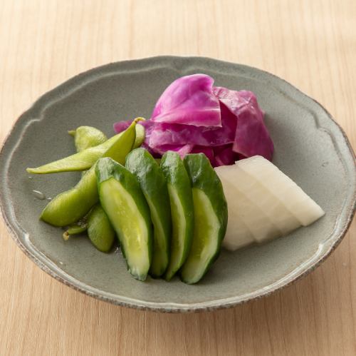 用筷子醃製的蔬菜