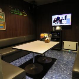 Karaoke room that can accommodate up to 15 people * Kids room