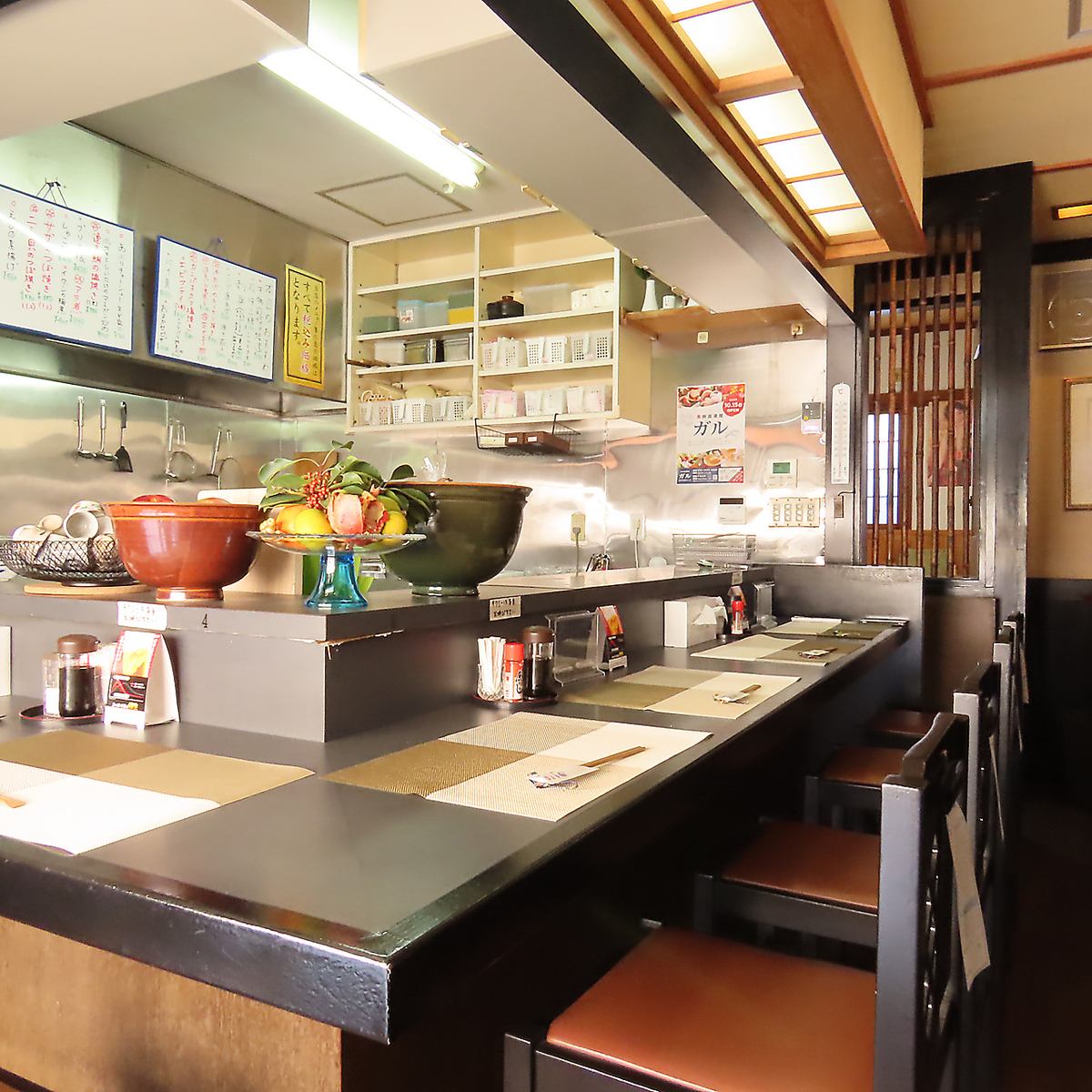 貝鮮から肉までお酒のあてになる料理を堪能できるお店!
