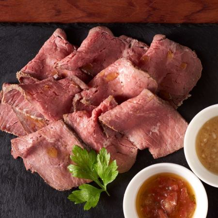 牛もも肉のローストビーフ