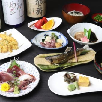[共8道菜]晚餐◎4000日元（不含税）生鱼片，烧烤，慢炖食品，油炸食品，水糖果等。