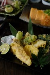 兆治のつまみ天盛り　自家製天だれ