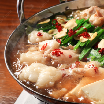 周末【新年派对推荐套餐】还有生啤供应！包含3小时畅饮，通常价格为6600日元（含税）。