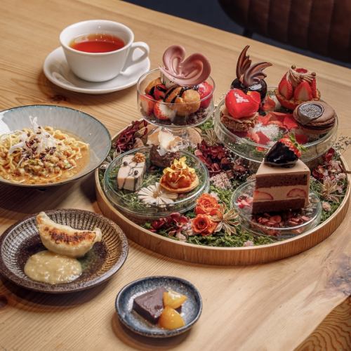 ◇コース仕立てのアフタヌーンティーで優雅なひとときを