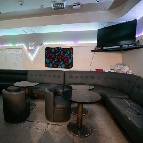 ★コスパ最強の遊べるBAR★1時間2000円で歌い放題&飲み放題 &Switchのゲーム遊び放題♪