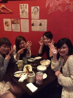 Feel free table table ♪ ♪ enjoyable and lively ♪ The girls' association ♪ story talks!