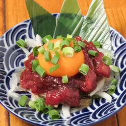 桜ユッケ