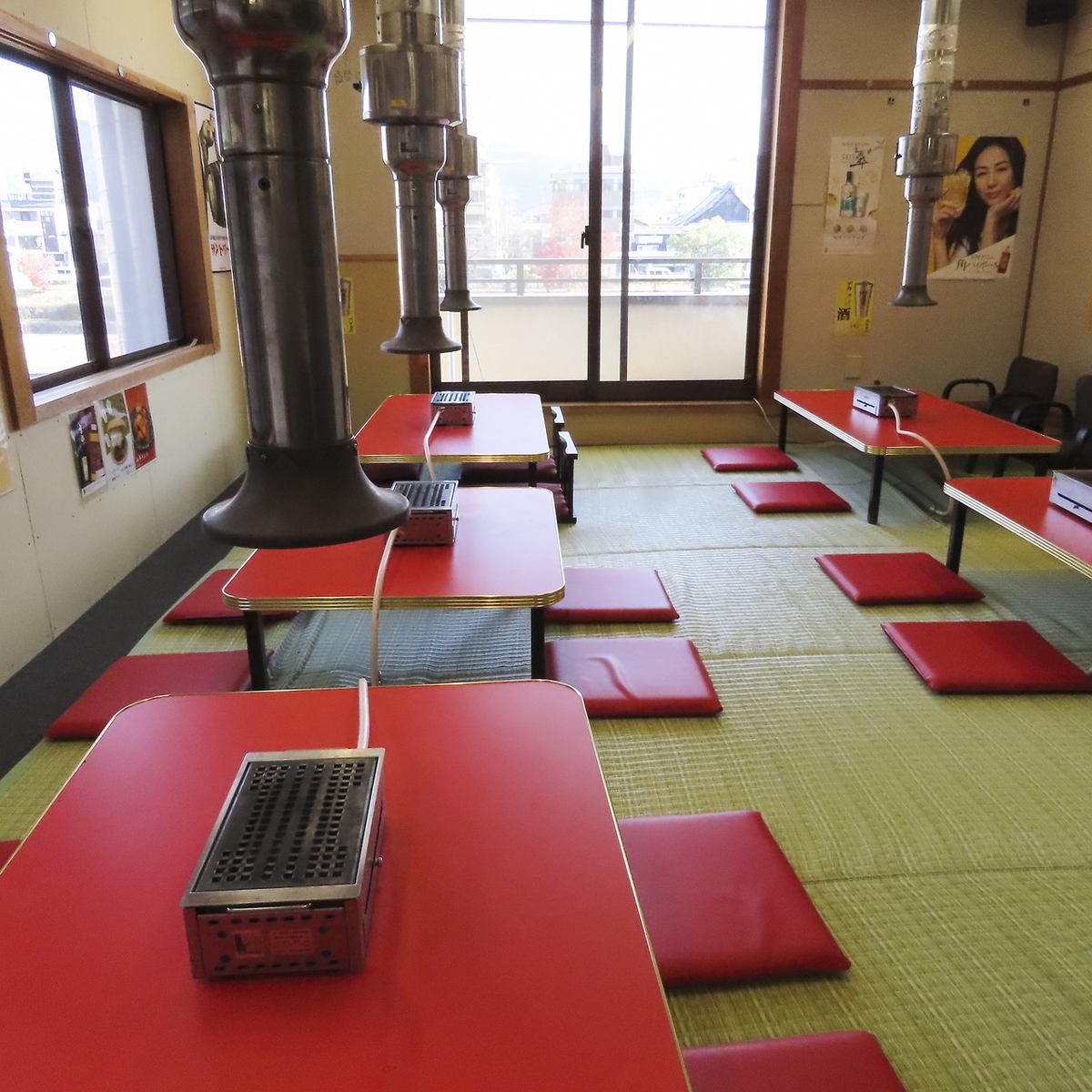 A yakiniku restaurant hidden in the alleys of Kiyamachi♪ The interior has a Showa-era feel