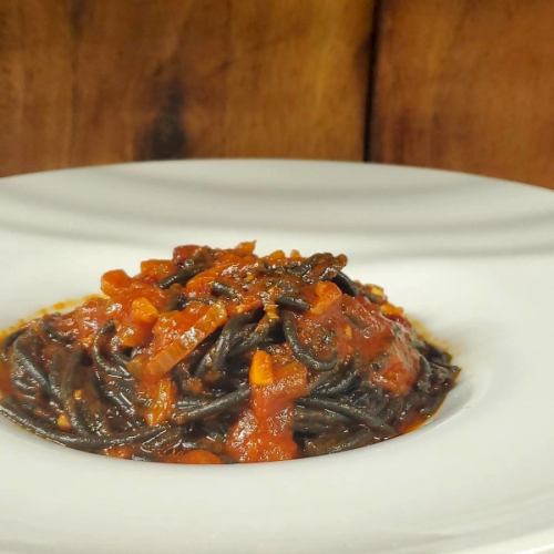 魔女髪の燃えるチーズアラビアータ