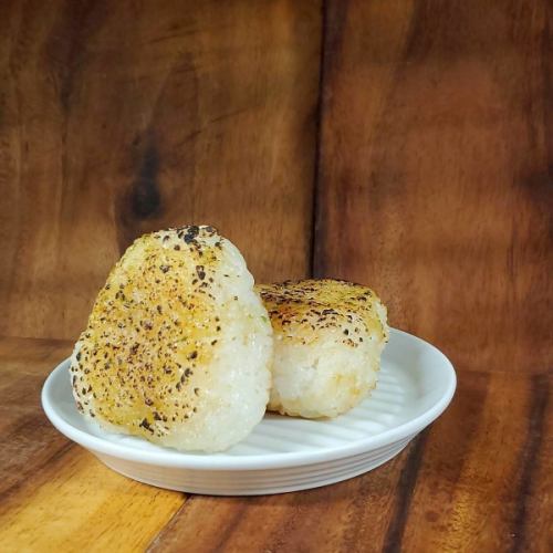 ガーリックバターの焼きおにぎり