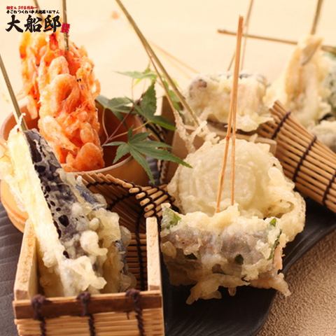 All-you-can-drink course starting from 2,480 yen with famous hand-made meatballs and skewered tempura