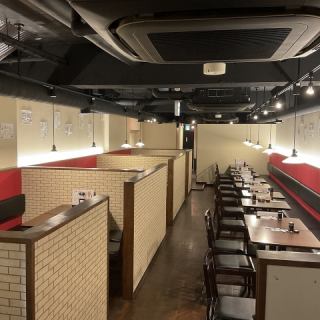 您还可以咨询租用整个宽敞的空间（总共72个座位）!!! 我们将通过电话回复您的询问。小团体可以在线预订。