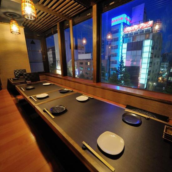 Private room seats where you can enjoy the night view are popular ◎! Early reservation is recommended