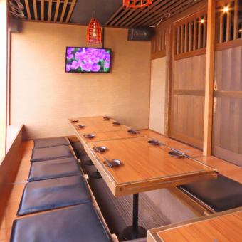 夜景が見える掘り炬燵個室は大変人気です！広瀬通沿いのビルの空中階だからこその魅力♪自慢の肉料理や海鮮・日本酒等バラエティー豊かにご用意しております。個室での宴会コースもご用意ございます！【仙台/国分町/広瀬通/居酒屋/個室/完全個室/焼鳥/牛タン/飲み放題/しゃぶしゃぶ/日本酒/二次会/宴会/せり鍋/送別会】