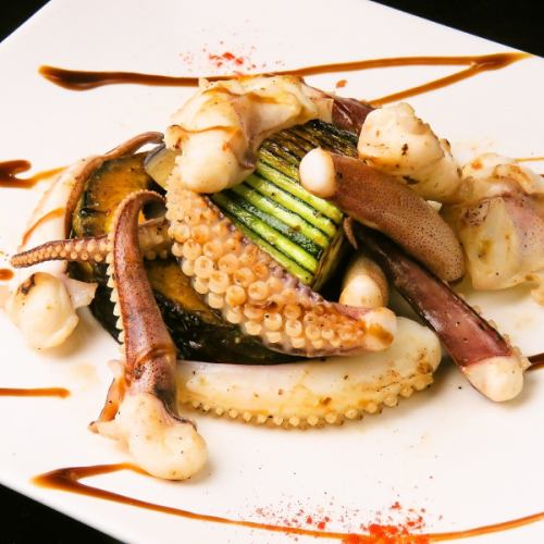 Grilled squid legs with balsamic sauce