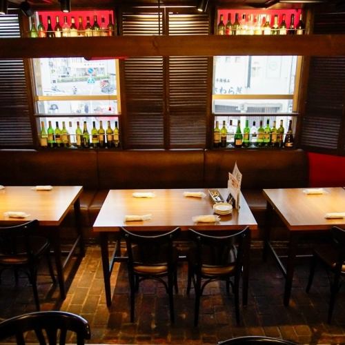 The table seats on the second floor can be separated with partitions and used as semi-private rooms! You can also avoid contact with other customers ◎