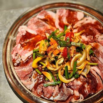 水晶プレートで焼く野菜たっぷり国産牛の甘辛プルコギ