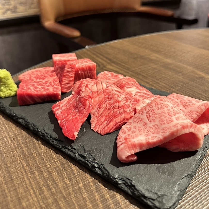 三宮で夜ごはんなら　綺麗な店内とこだわりのお肉のMIYAKOYAへ