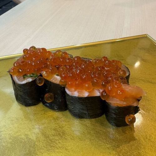 サーモンいくら巻き