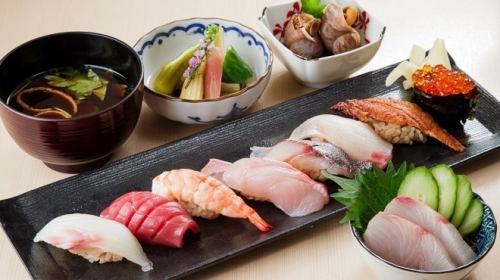 【満足度抜群！】お造り小鉢や上ネタなども楽しめる♪「おまかせ上鮨コース」