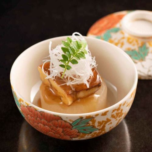 고기 요리를 메인으로 한 일식이 매력적입니다.