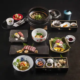 【ランチ限定・椿-TSUBAKI-】宮崎県産和牛ももステーキと和牛サーロイン握りなど10品⇒10,800円