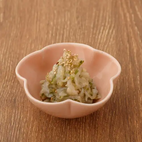 生扇贝配九条葱和姜汁
