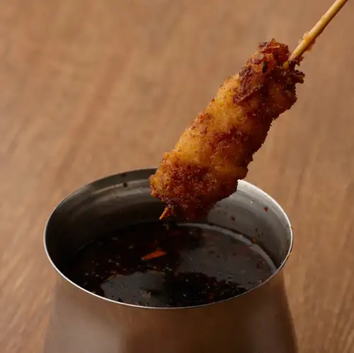 Sumire 的令人欲罢不能的串炸(油炸串)*价格为每串。
