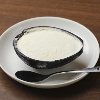 coconut ice cream/anmitsu