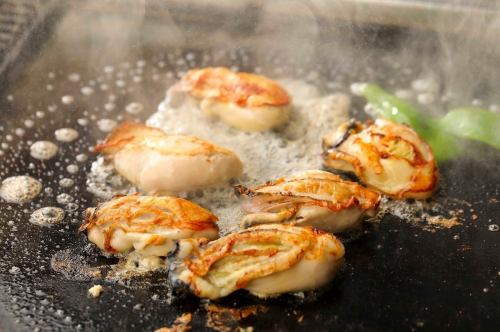 [Seafood] Butter-grilled oysters from Hiroshima Prefecture