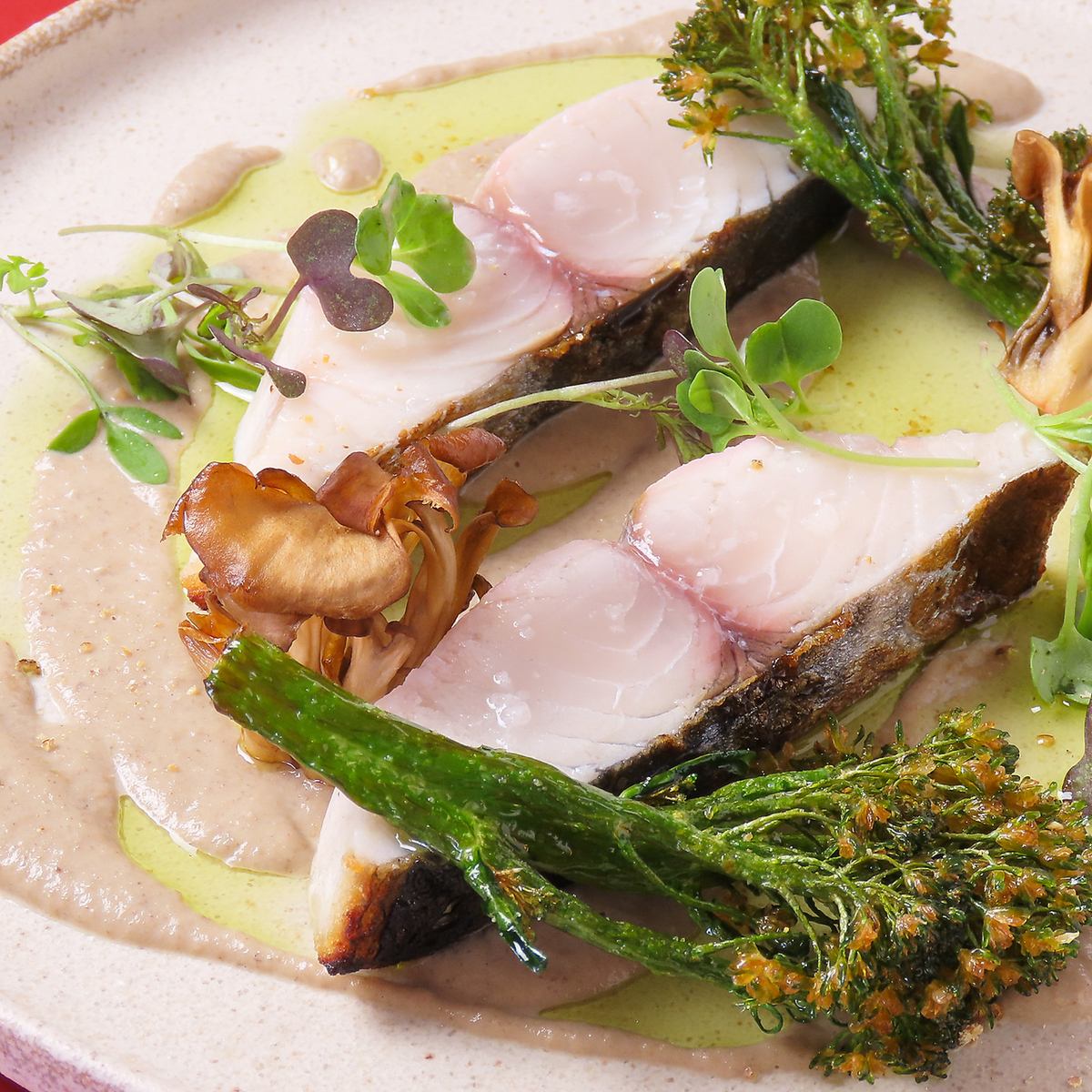 繊細かつ旨い。そんな料理を目指しております。